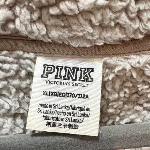 PINK Victoria's Secret Plush Sherpa Jacket - Picture 2 of 6